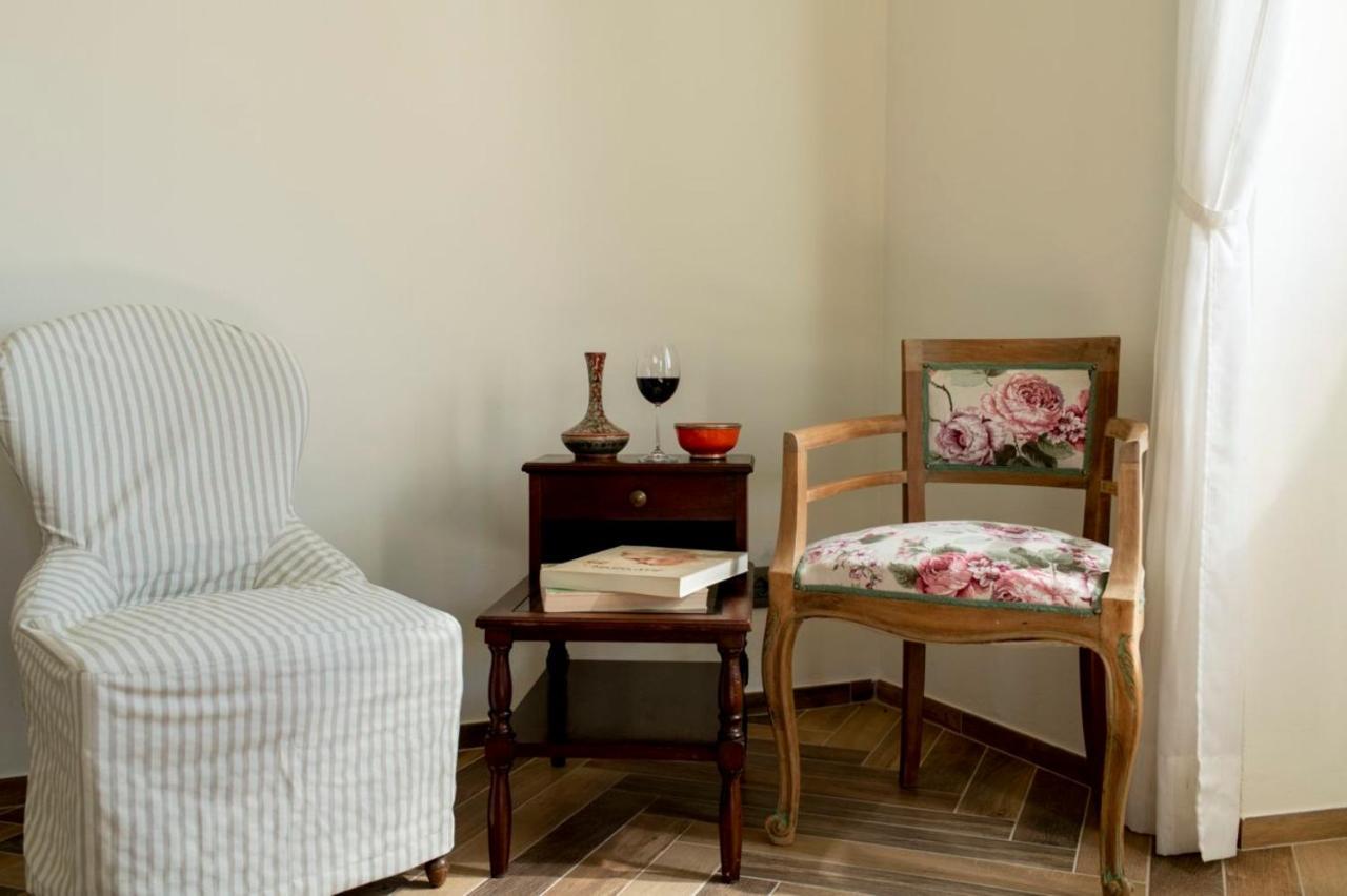Le Vecchie Persiane - Bed & Breakfast Diano dʼAlba 外观 照片