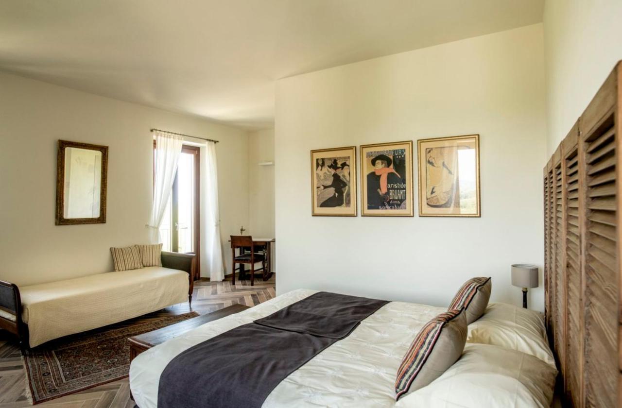 Le Vecchie Persiane - Bed & Breakfast Diano dʼAlba 外观 照片
