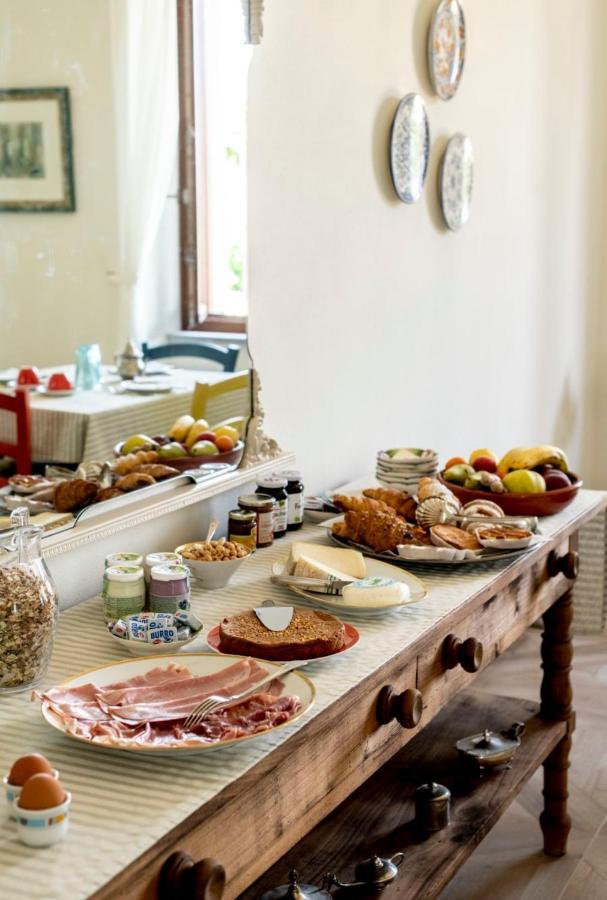 Le Vecchie Persiane - Bed & Breakfast Diano dʼAlba 外观 照片