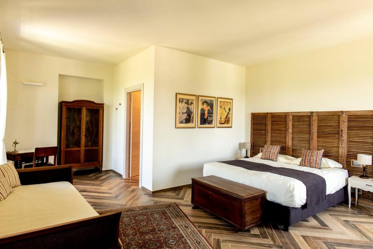 Le Vecchie Persiane - Bed & Breakfast Diano dʼAlba 外观 照片