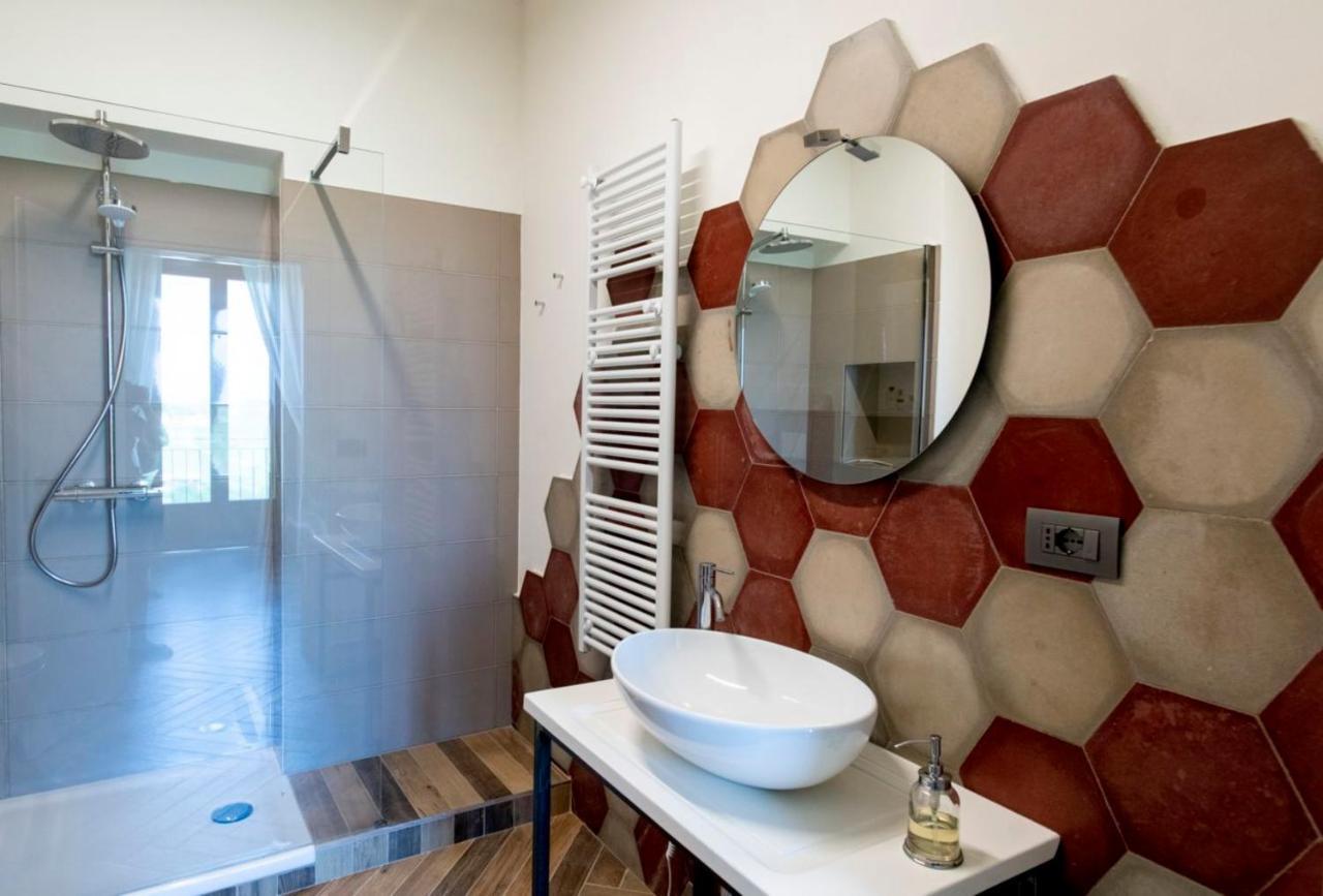 Le Vecchie Persiane - Bed & Breakfast Diano dʼAlba 外观 照片