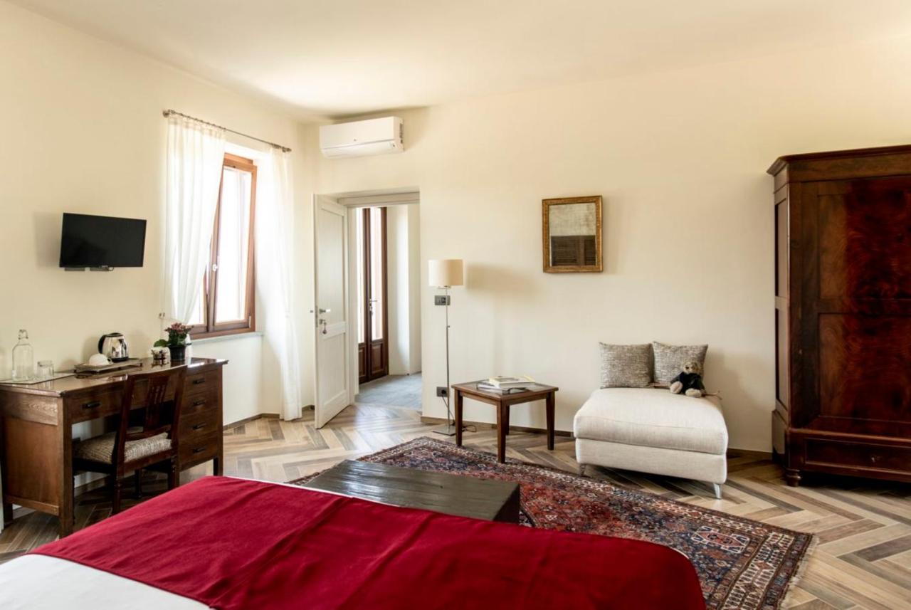 Le Vecchie Persiane - Bed & Breakfast Diano dʼAlba 外观 照片