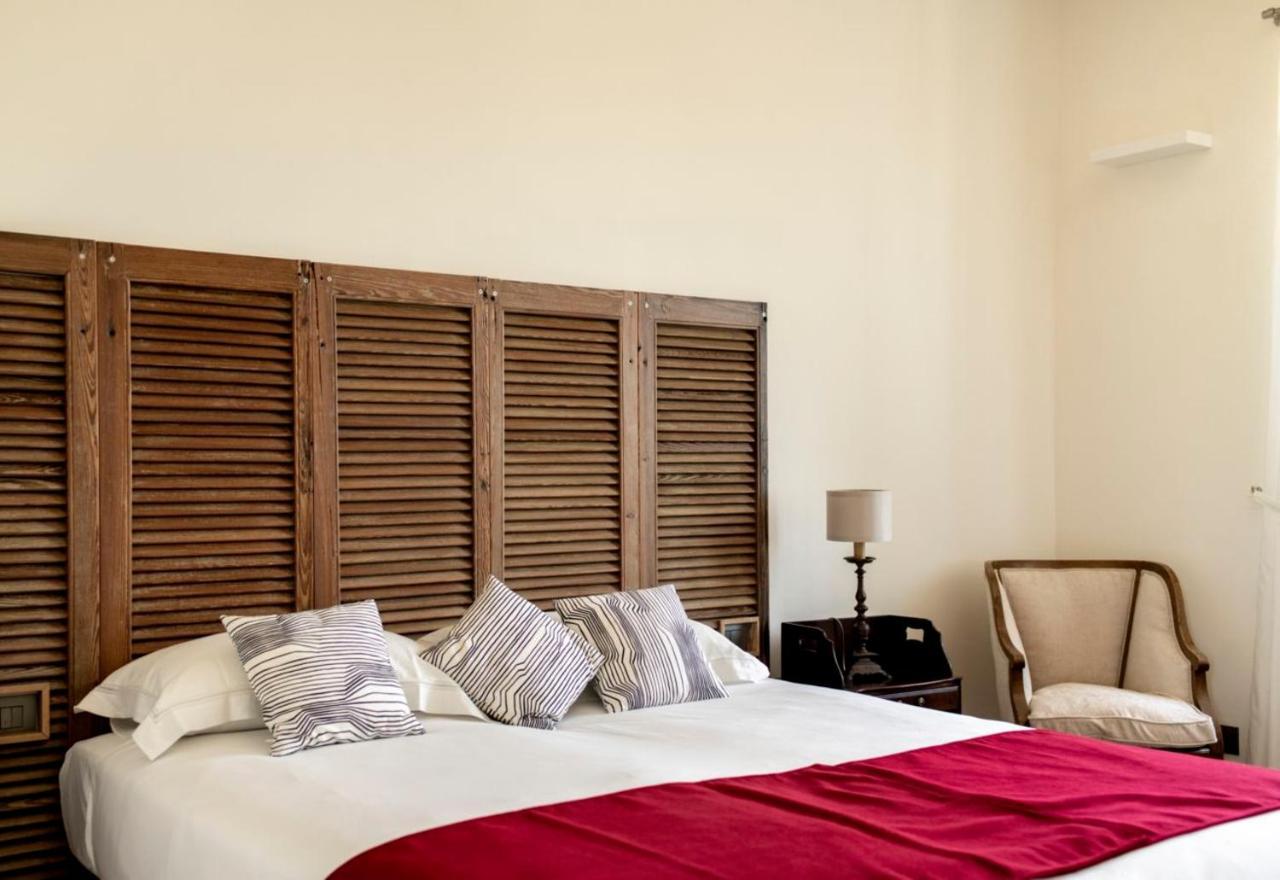 Le Vecchie Persiane - Bed & Breakfast Diano dʼAlba 外观 照片
