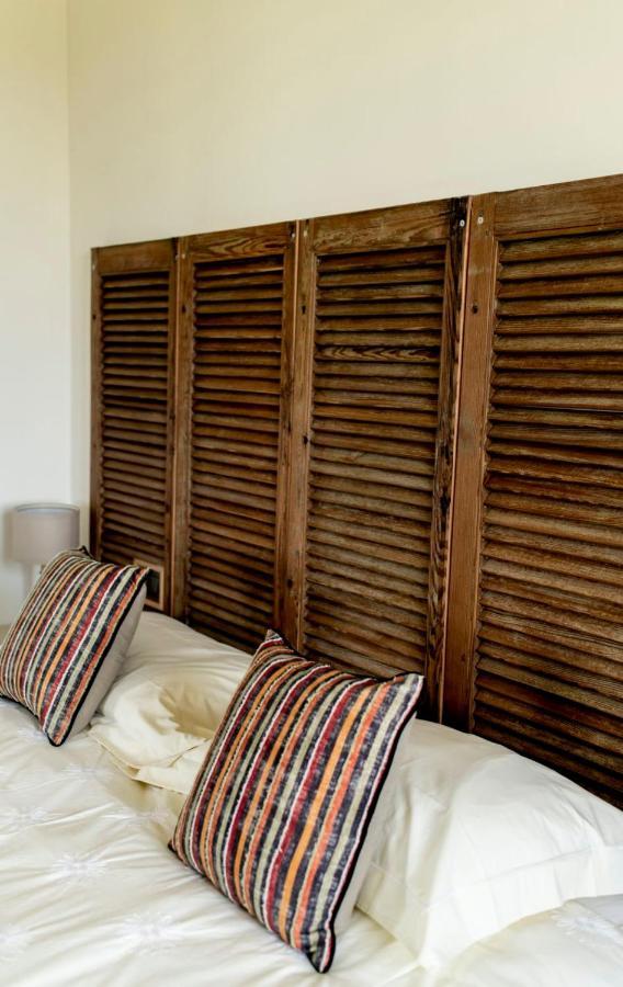 Le Vecchie Persiane - Bed & Breakfast Diano dʼAlba 外观 照片